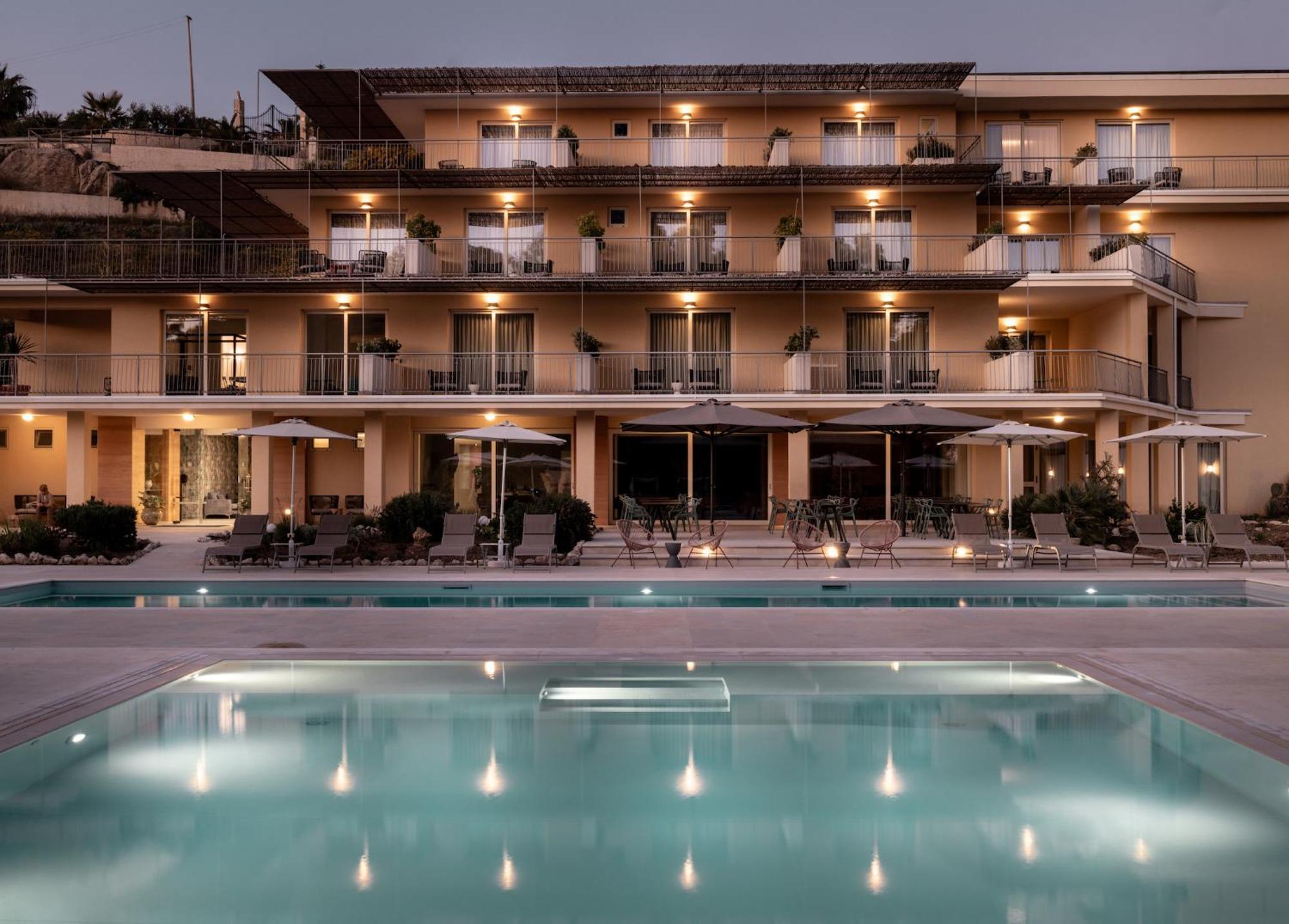Luna Minoica Suites And Apartments Монталлегро Экстерьер фото