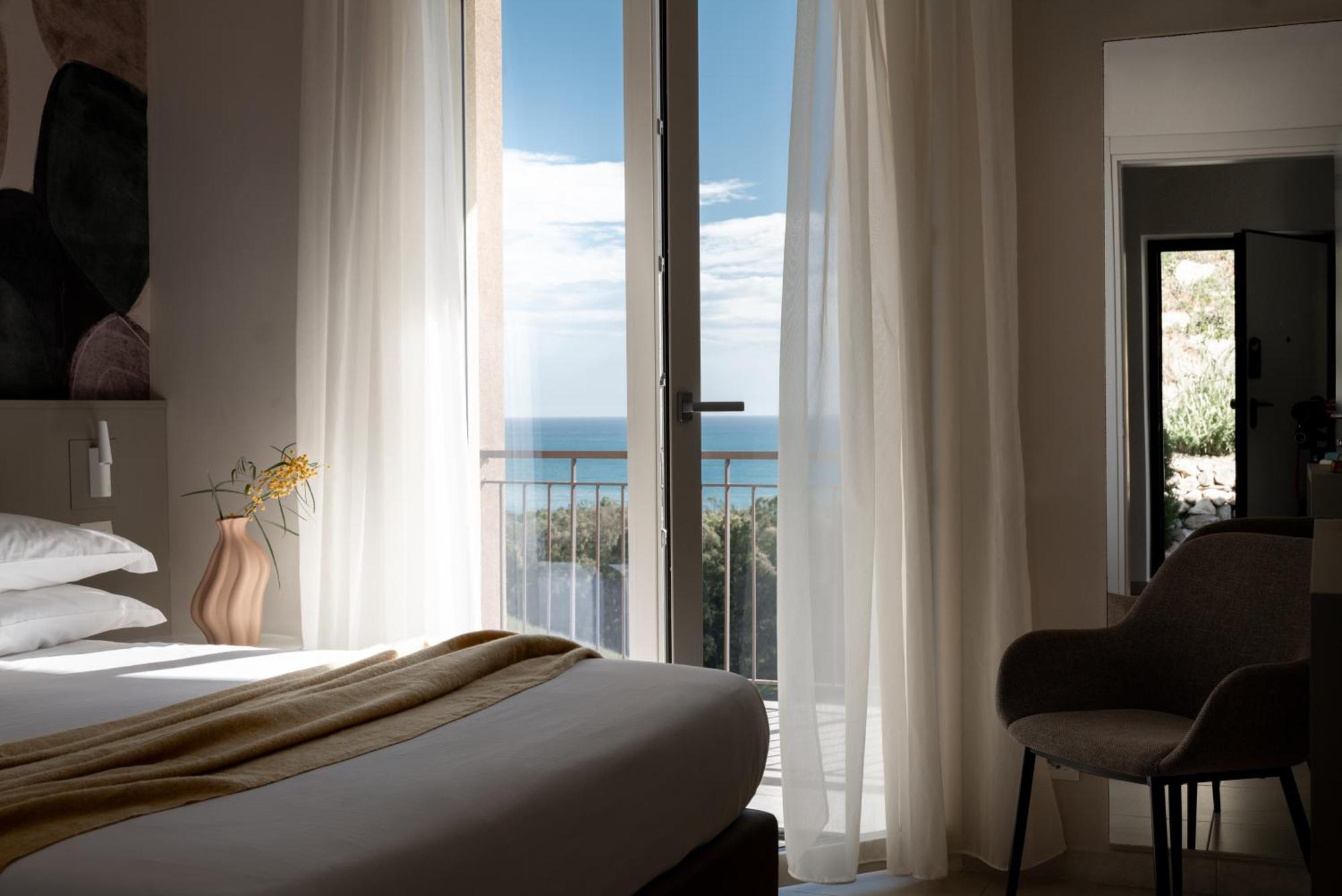 Luna Minoica Suites And Apartments Монталлегро Экстерьер фото